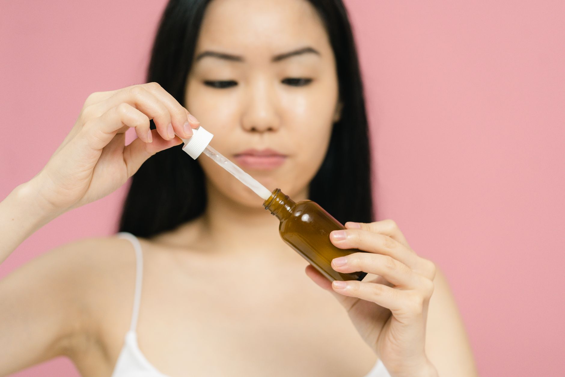 Ingredienti Naturali Anti-Aging: Guida Completa ai Principi Attivi Scientifici